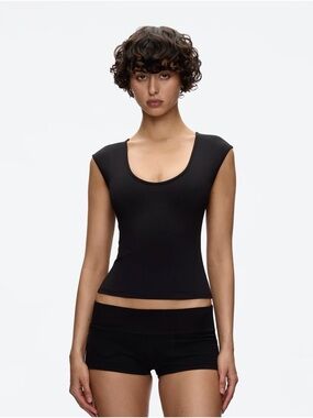 NWT tank air oval tee in black